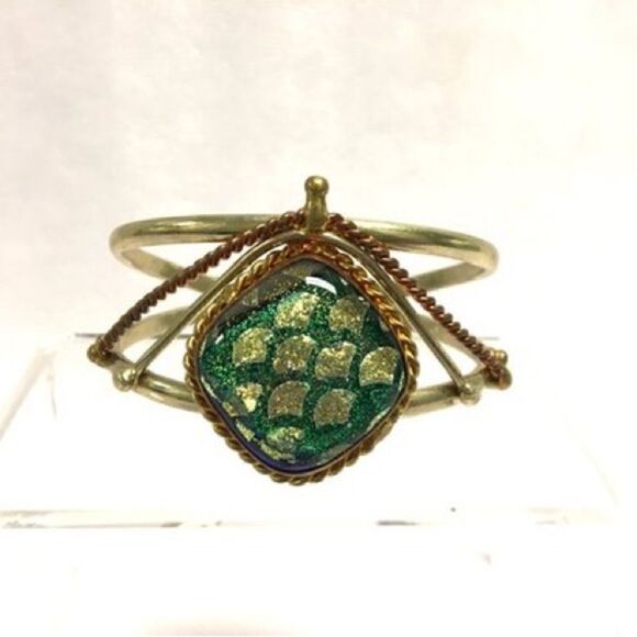 Unique Vintage Cuff Bracelet in Silver & Gold-tone with Green Center Stone. - Picture 2 of 5